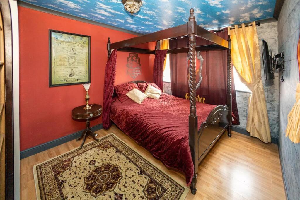 Hogwarts Hideaway Themed Property Watford  Ngoại thất bức ảnh